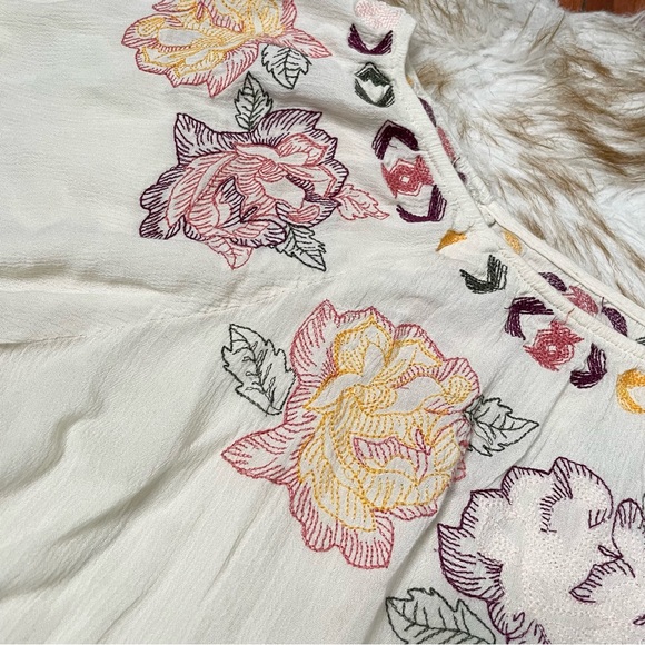 Torrid 3X floral embroidered off shoulder top - Picture 3 of 6